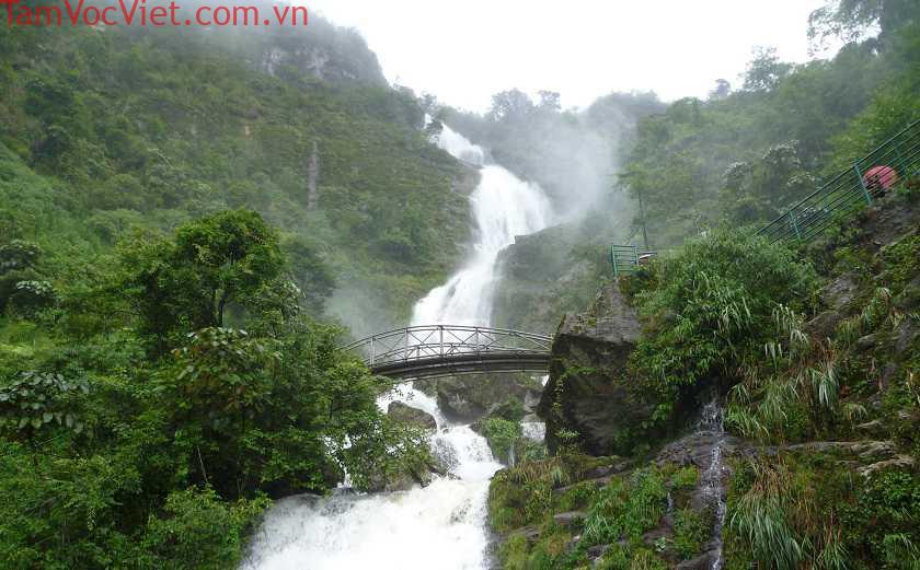 Khu du lịch Thác Bạc Sa Pa.