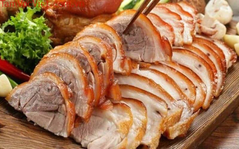 Khám phá hương vị của đặc sản lợn cắp nách Lai Châu