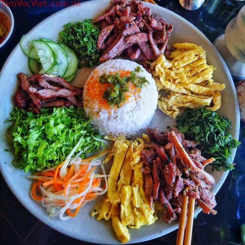 Cơm âm phủ Huế - Tinh hoa ẩm thực cố đô không thể bỏ lỡ