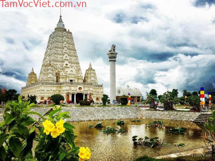 Thiền việ‏n Trúc Lâm Chánh Giác Tiền Giang Tuyệt Đẹp Ở Miền Sông Nước
