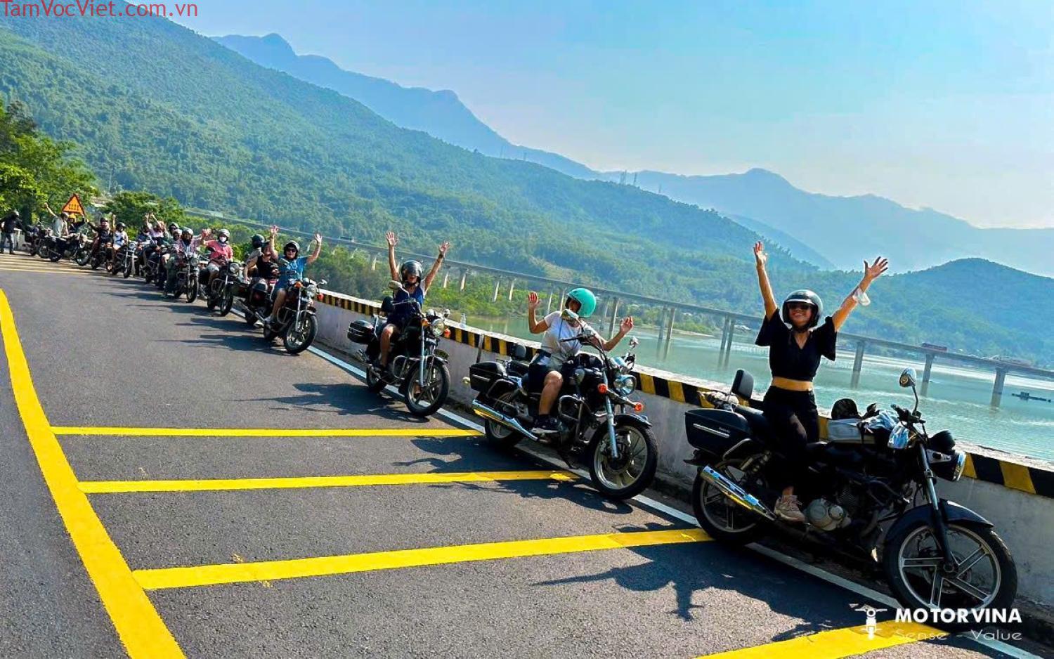 Khám phá đèo Hải Vân bằng xe máy