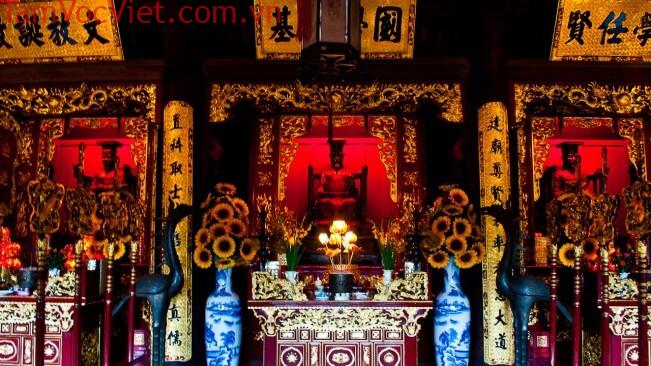 Ban thờ 3 vị vua trong Văn Miếu Quốc Tử Giám
