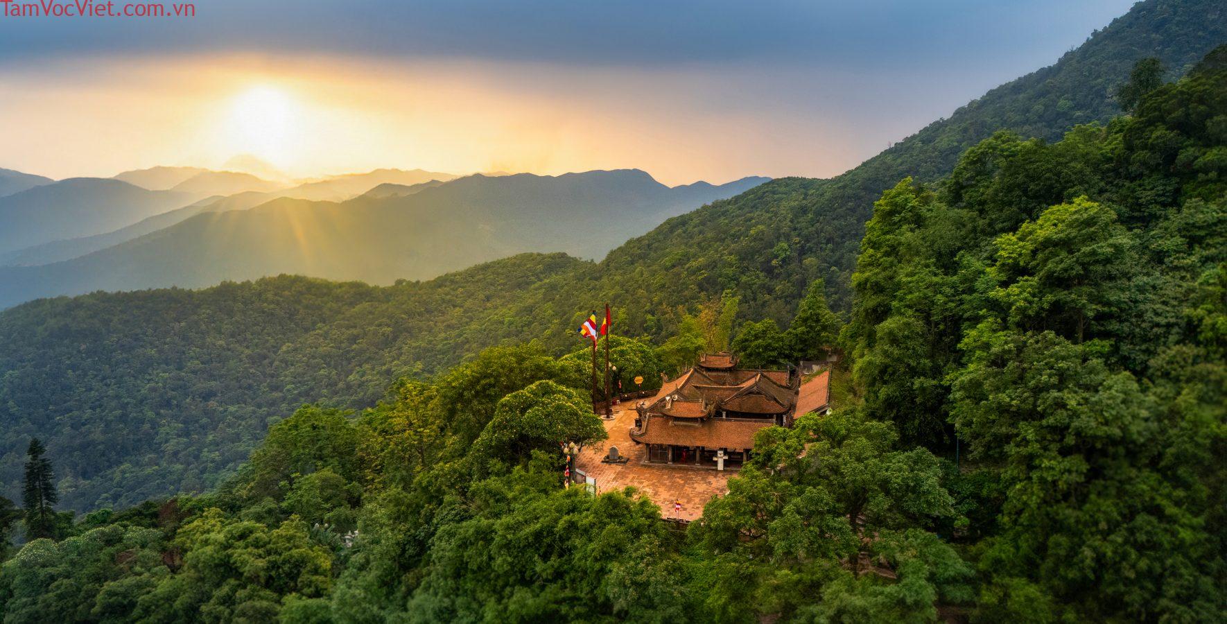 Hành trình chiêm bái chùa Hoa Yên trên đường về Yên Tử